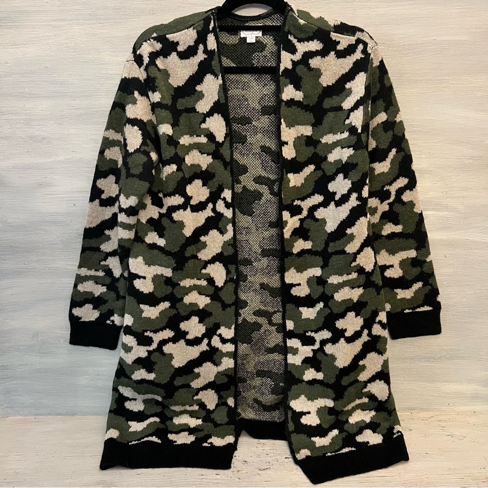 Mudpie Tan Black Khaki Green‎ Camo Cardigan Sweater Size S/M Good Condition